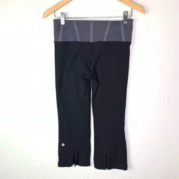 Lululemon wider leg Capri size 6 - Picture 2 of 4
